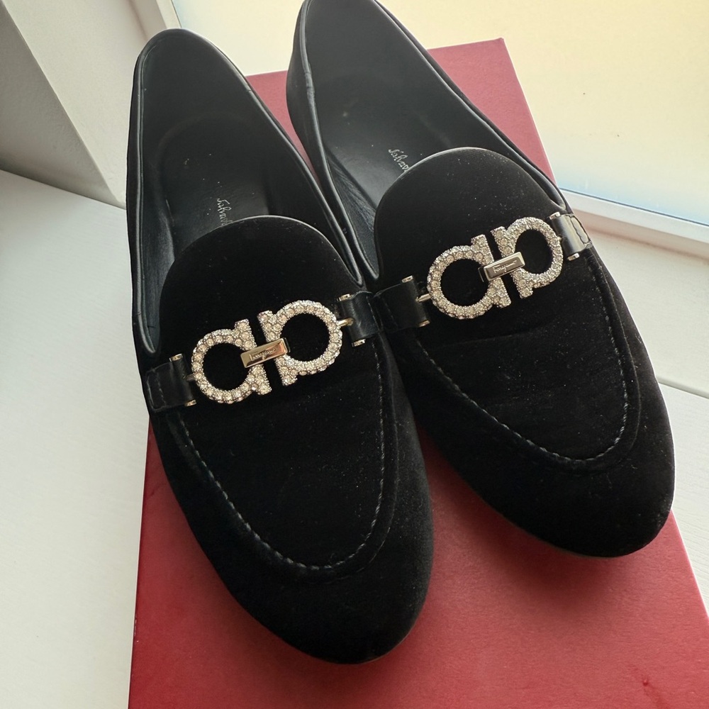 Ferragamo Trifoglio Loafers Black Velvet Rhinestone Buckle Flats US 6